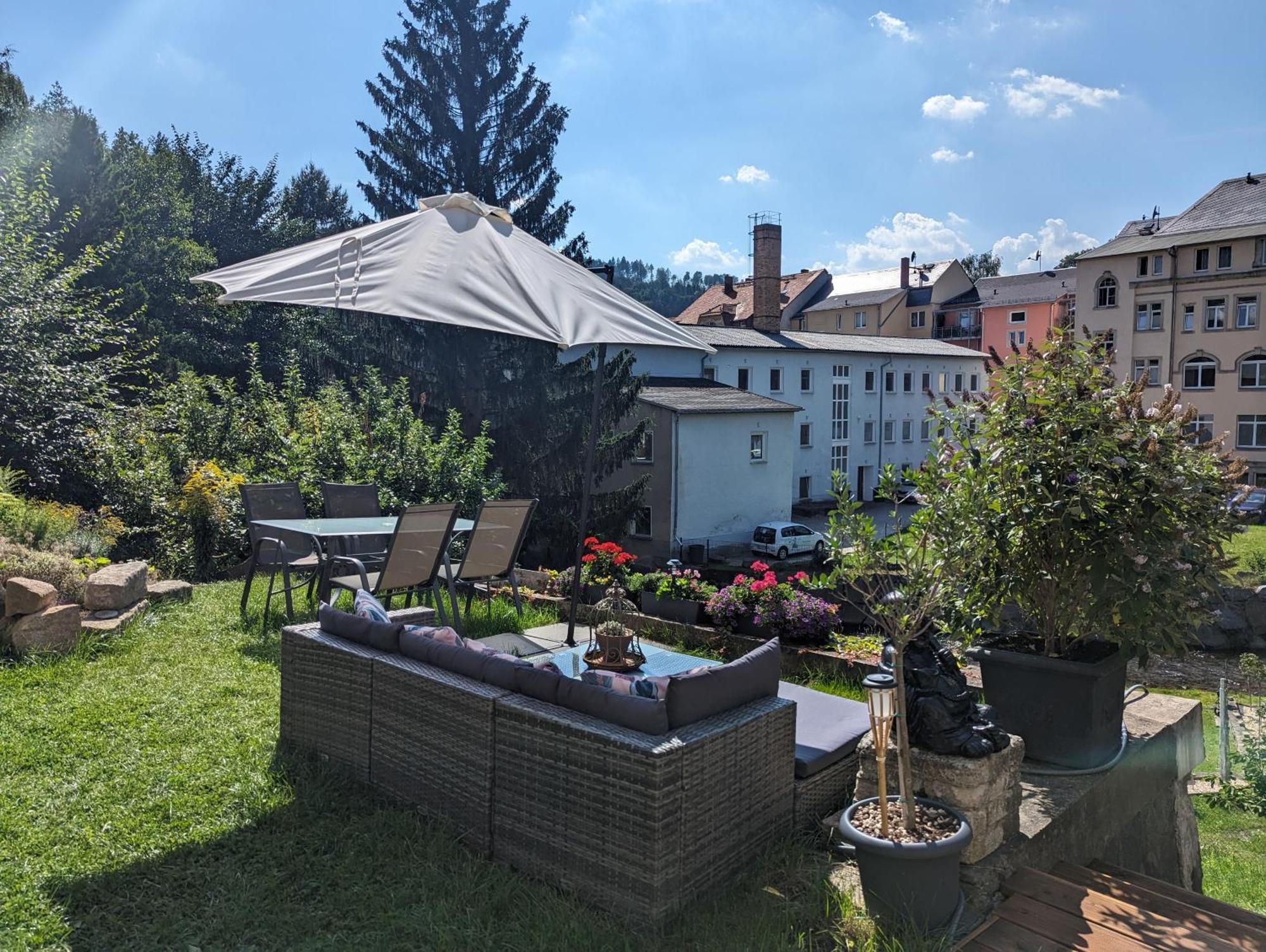 F1 - Urlaubsmagie - Helle Wohnung Mit Sauna & Pool & Whirlpool Sebnitz Exterior photo