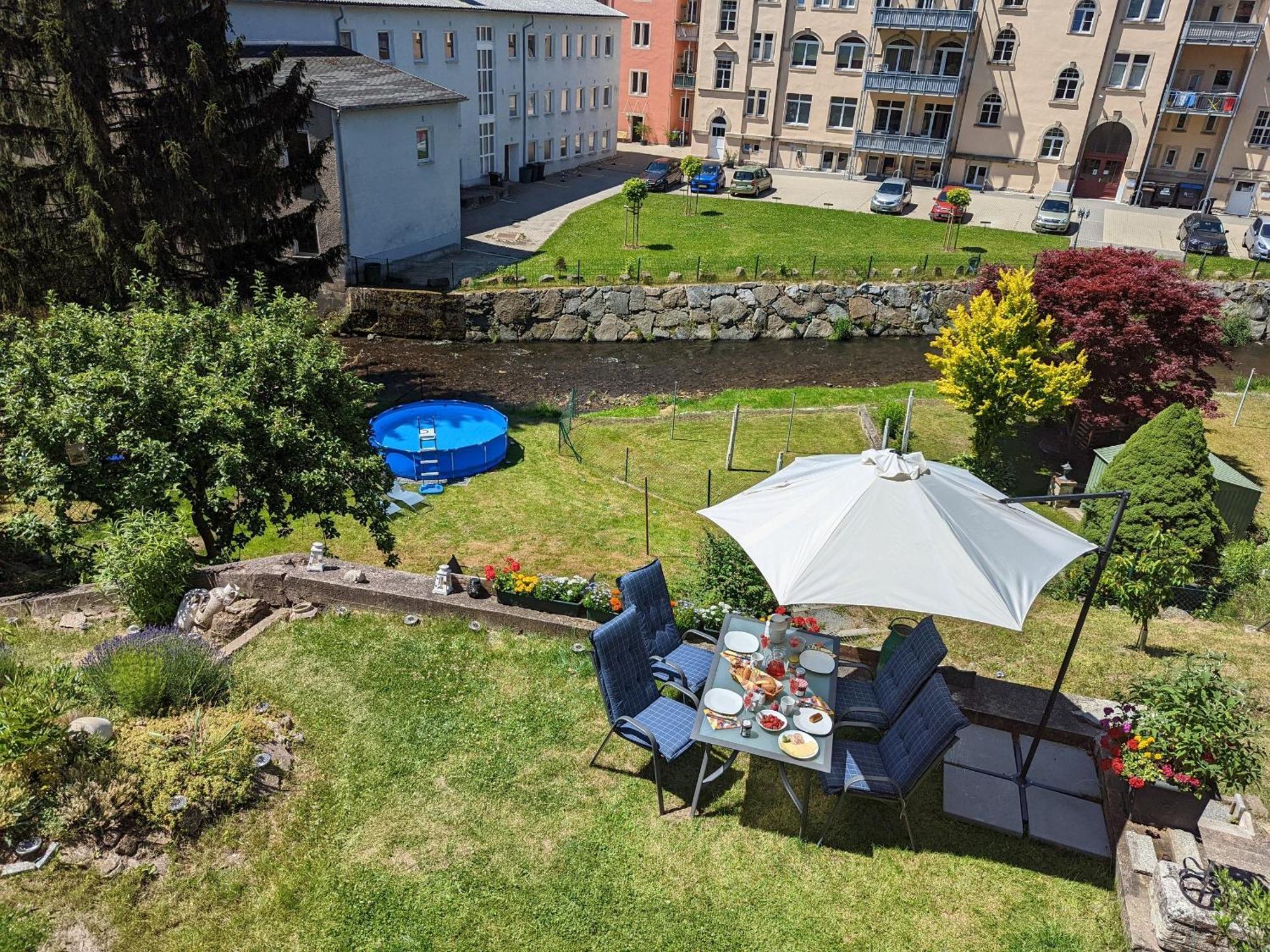 F1 - Urlaubsmagie - Helle Wohnung Mit Sauna & Pool & Whirlpool Sebnitz Exterior photo